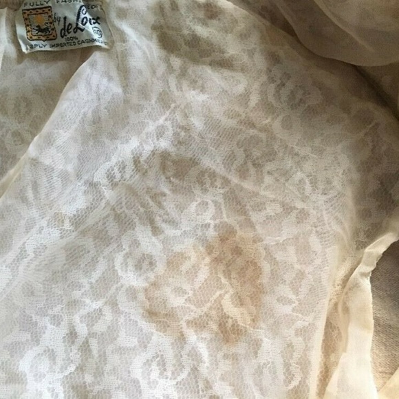 100% Cashmere Sweater with Detachable Fur Collar - Picture 7 of 8